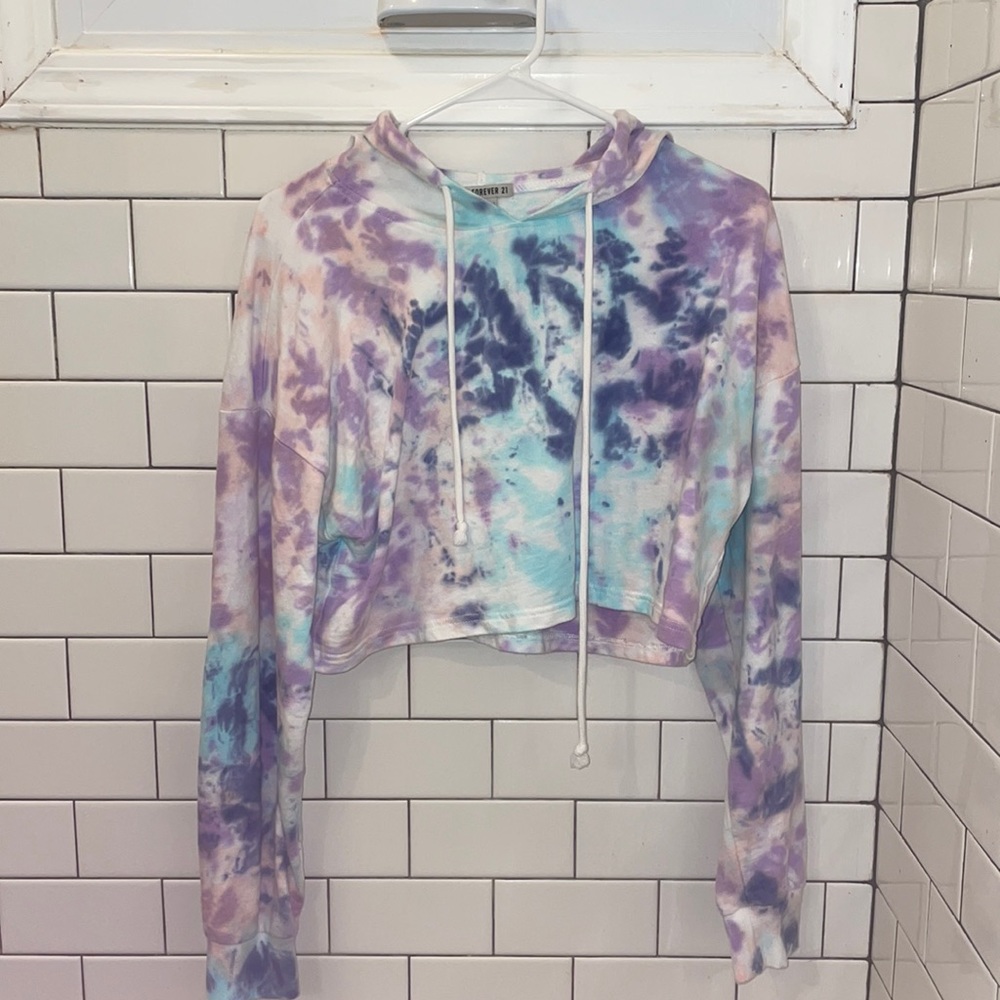 Forever 21 cropped tie dye hoodie
